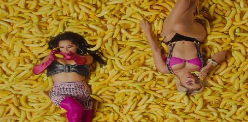 Anitta & Becky G - Banana